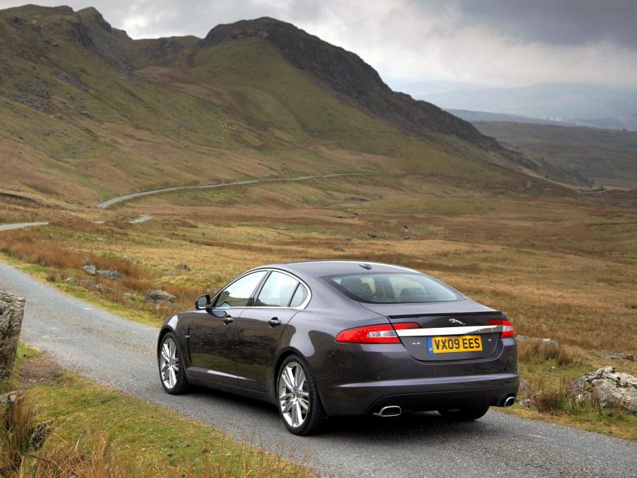  Jaguar XF Diesel S 2009 года  (фото 8 из 82)